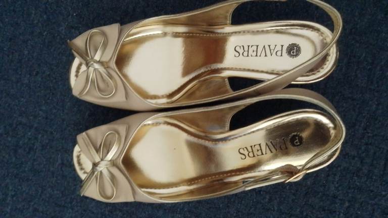 Pavers Beige Slingback Heels with Bow Detail – As Good As New
