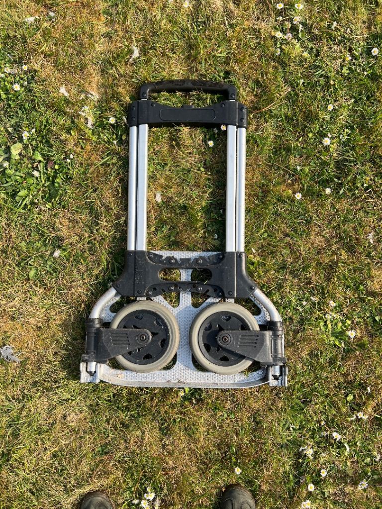 Folding sack truck