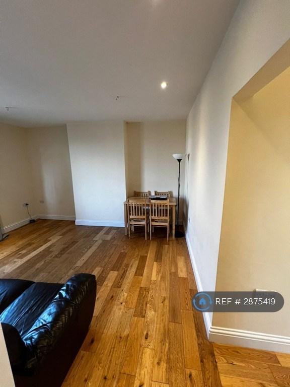 2 bedroom flat in Lower Addiscombe Road, Croydon, CR0 (2 bed) (#2875419)