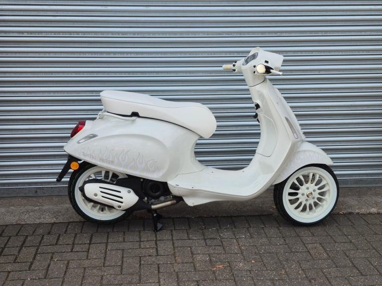 Piaggio Vespa Sprint 50 Justin Bieber E5