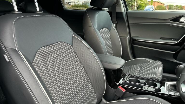 2025 Kia XCeed 1.5 T-GDi MT 3 HATCHBACK Petrol Manual