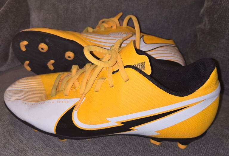 Nike mercurial football boots size 5