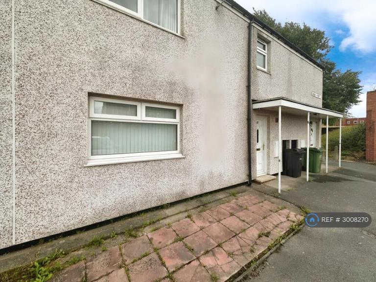 1 bedroom flat in Lupton St, Leeds, LS10 (1 bed) (#3008270)