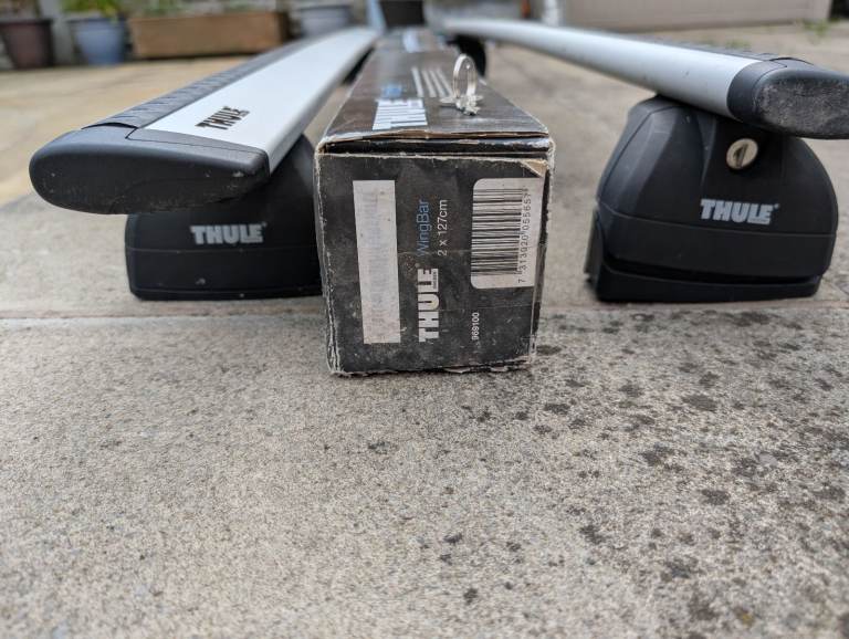 Thule 969 127cm Roof Bars and 753 foot pack