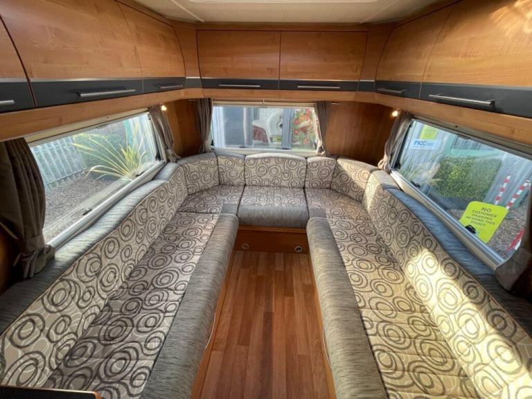 Auto-trail Arapaho 4 Berth 4 Belt End Lounge Motorhome automatic