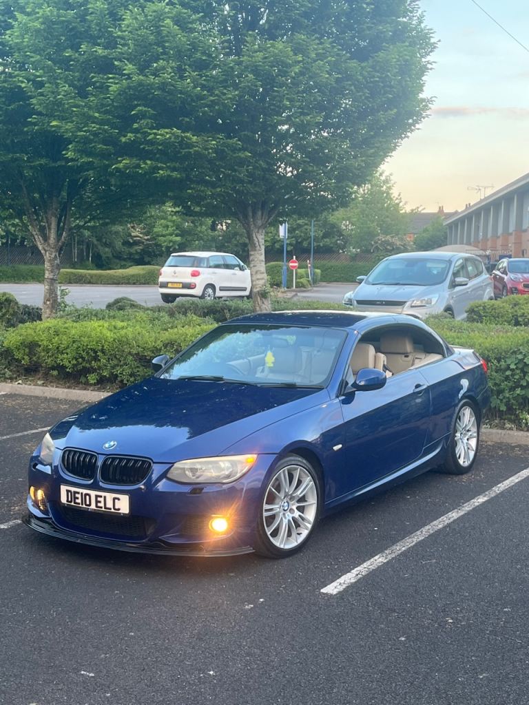 BMW 320d AUTO M SPORTS CONVERTIBLE ANGEL EYES LIGHTS PARKING SENSORS LE MANS BLU