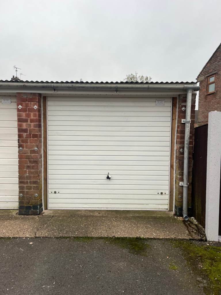 Garage To Let Kirkby in Ashfield, £65pcm - Mansfield - Nottingham