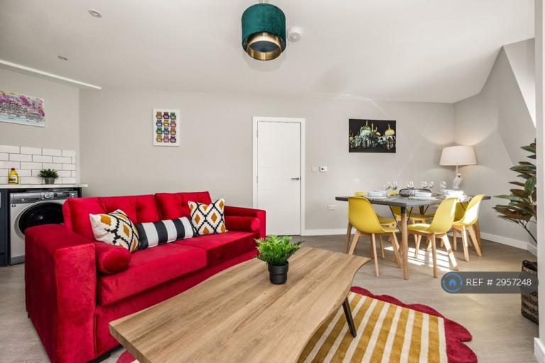 2 bedroom flat in Richmond Place, Brighton, BN2 (2 bed) (#2957248)