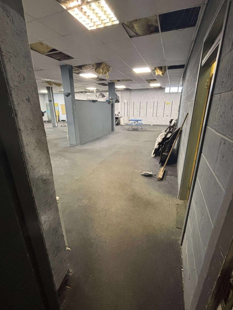 warehouse/ industrial unit/ office space