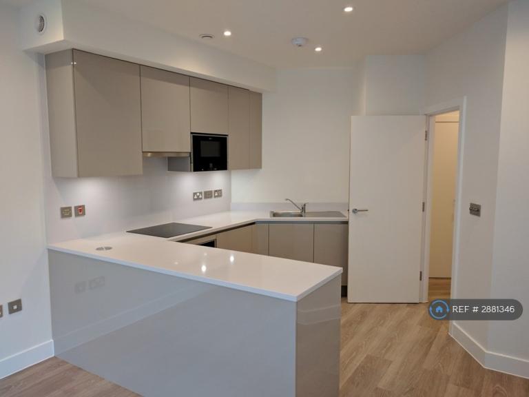 Studio flat in Kings Reach, Reading, RG1 (#2881346)