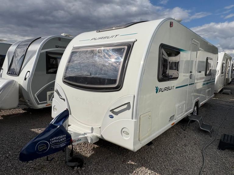 BAILEY PURSUIT 550 - FIXED SINGLE BEDS + END WASHROOM + MOTORMOVER
