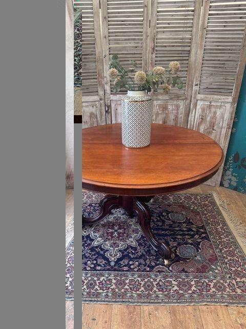 Antique Victorian round tilt top mahogany dining table – local delivery