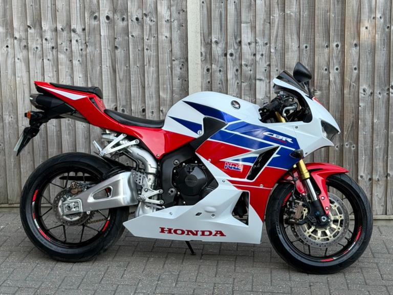 HONDA CBR 600 RR ABS 2015 (64) SUPER SPORT + 11,000 MILES + STANDARD EXAMPLE