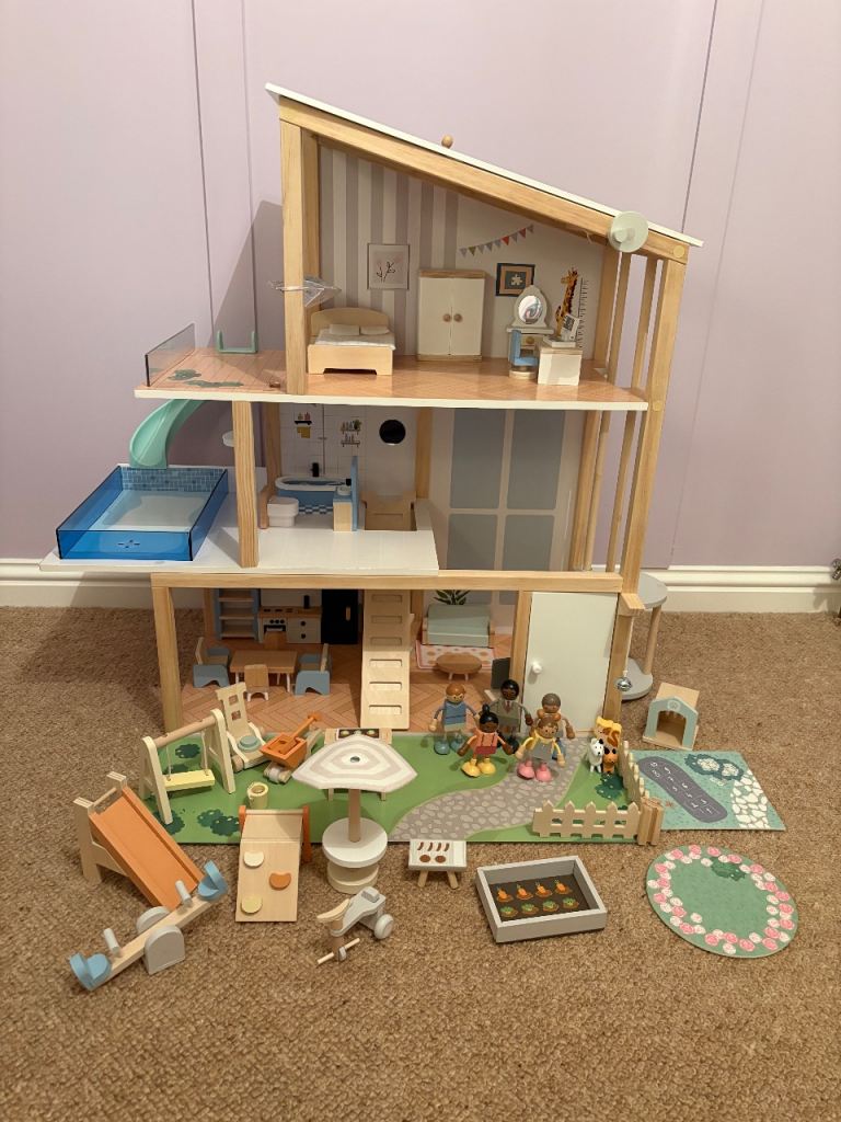 Aldi Little Town Wooden Dolls House