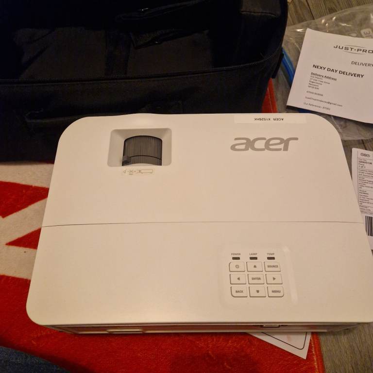 Acer x1526hk projector 