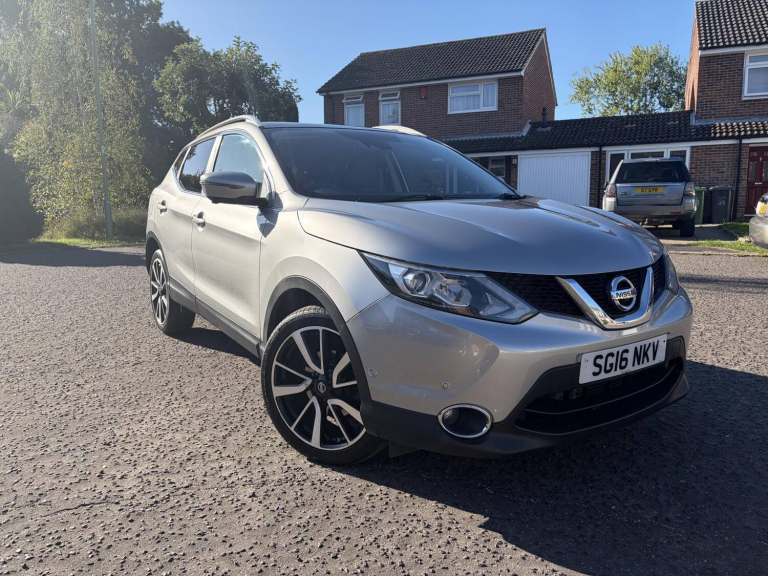 2016 Nissan Qashqai 1.2 DIG-T Tekna SUV 5dr Petrol XTRON 2WD Euro 6 (s/s) (115 ps) SUV Petrol Aut...
