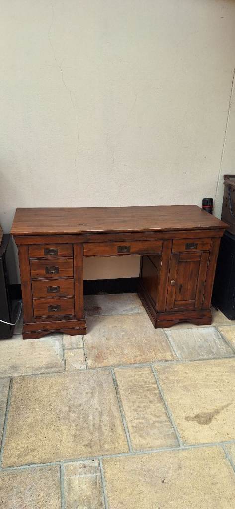 Quality wooden Desk 