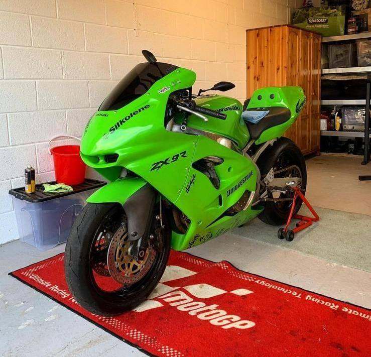 1998 pre inj Kawasaki ZX9R Track Bike
