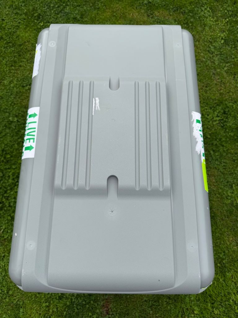 Sky Kennel 32L x 22W x 24H