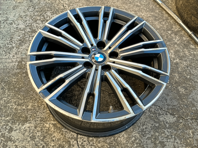 1 x 18" Genuine BMW 3 Series G20 M Sport X Drive 790M Rear Alloy Wheel -