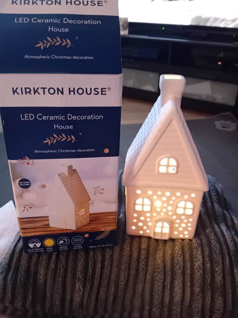 Led light up.house 