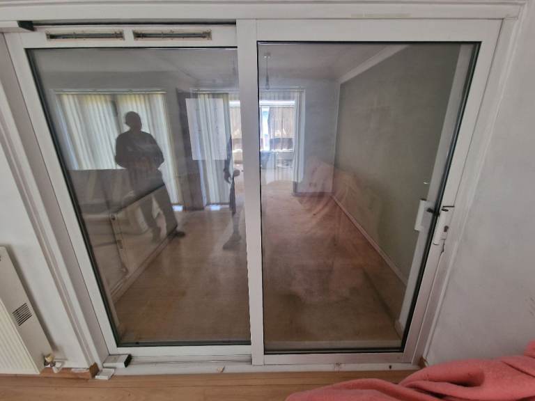 White Aluminium Sliding Patio Doors with clear glass – Good Condition