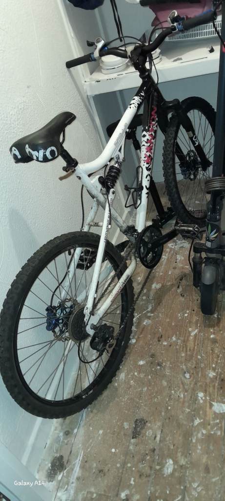 PICK UP ONLY Kanyon Mountain Bike