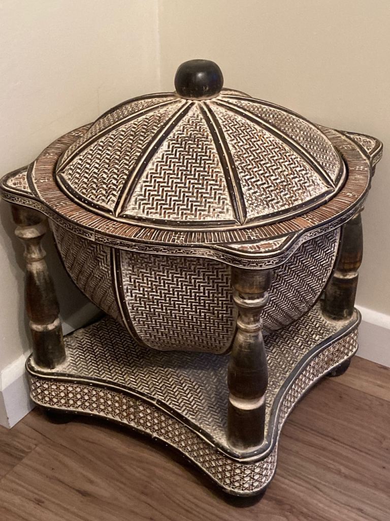 Unique lightweight drinks/storage caddy box
