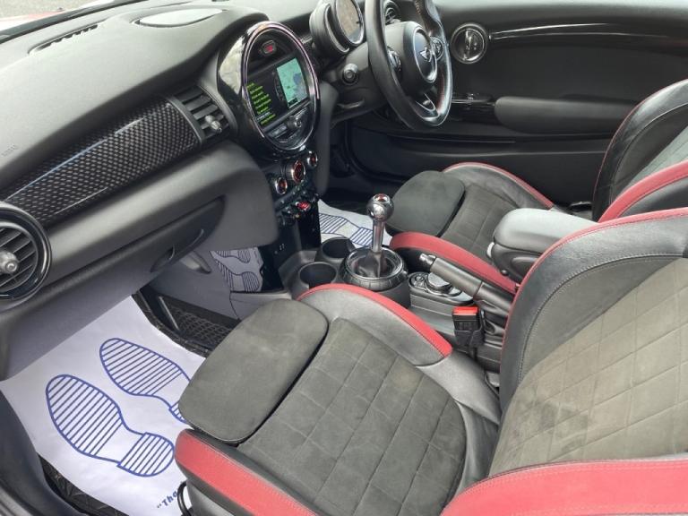  Mini Hatchback 2.0 John Cooper Works 3dr Petrol