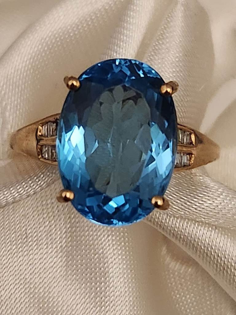 9ct gold SOLITAIRE RING Marambiai Topaz diamond ring Size N NEW