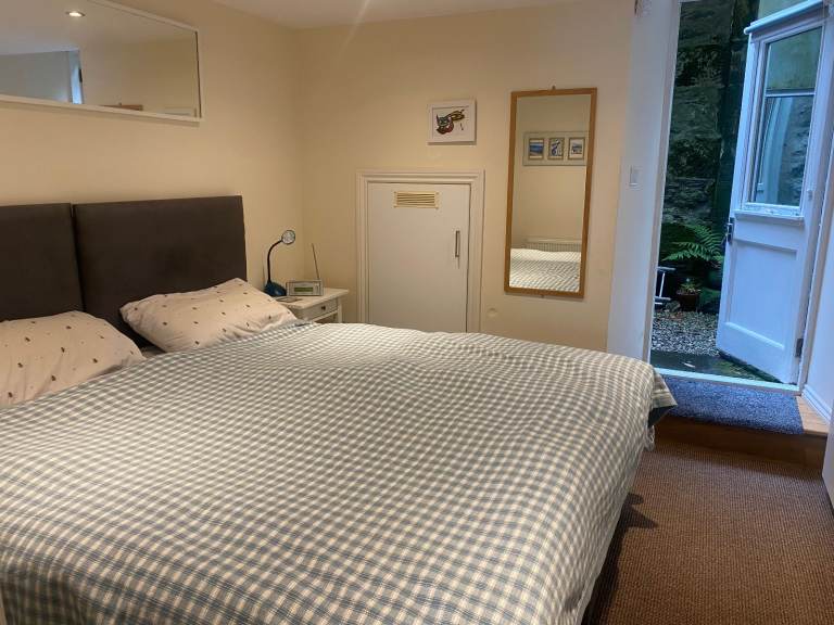 Apartment overlooking Sea - available for NHS workers.