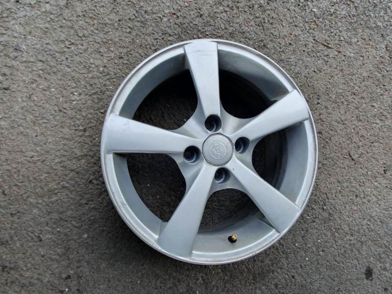 15" 4 Stud Alloys