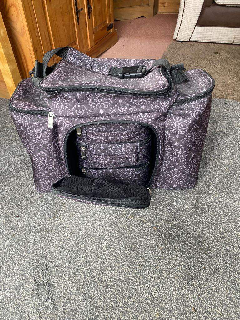 Brand new Roo Beauty Nail Technician Mobile Therapist Bag and 3 Inserts for Nail Care