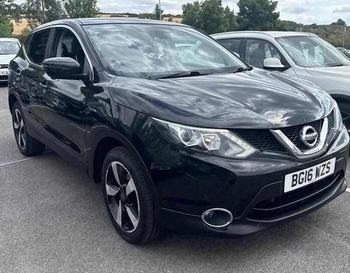 2016 Nissan Qashqai 1.5 dCi N-Connecta 5dr ++ 8 SERVICES / NAV / 20 TAX / 74 MPG / ULEZ ++  HATCH...