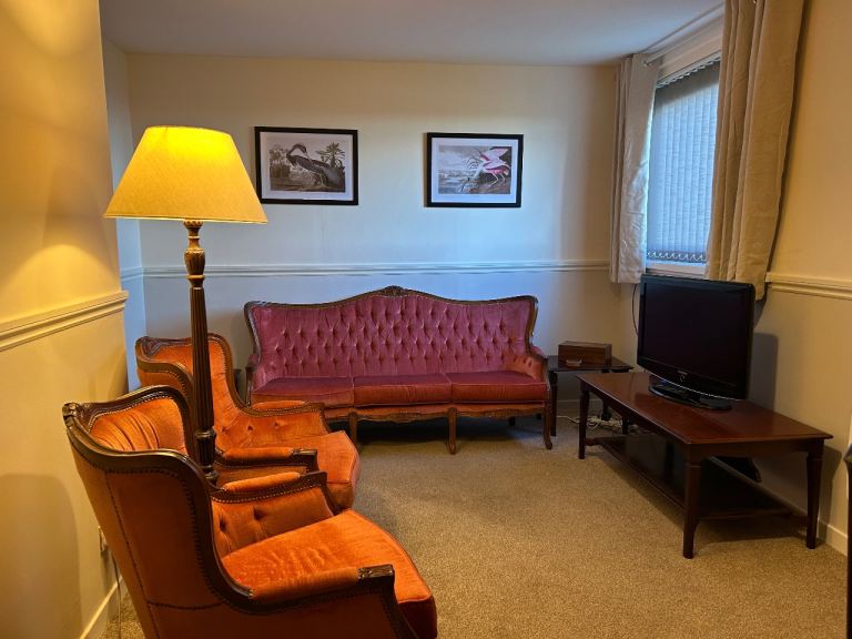 1 bedroom flat on edge of town 