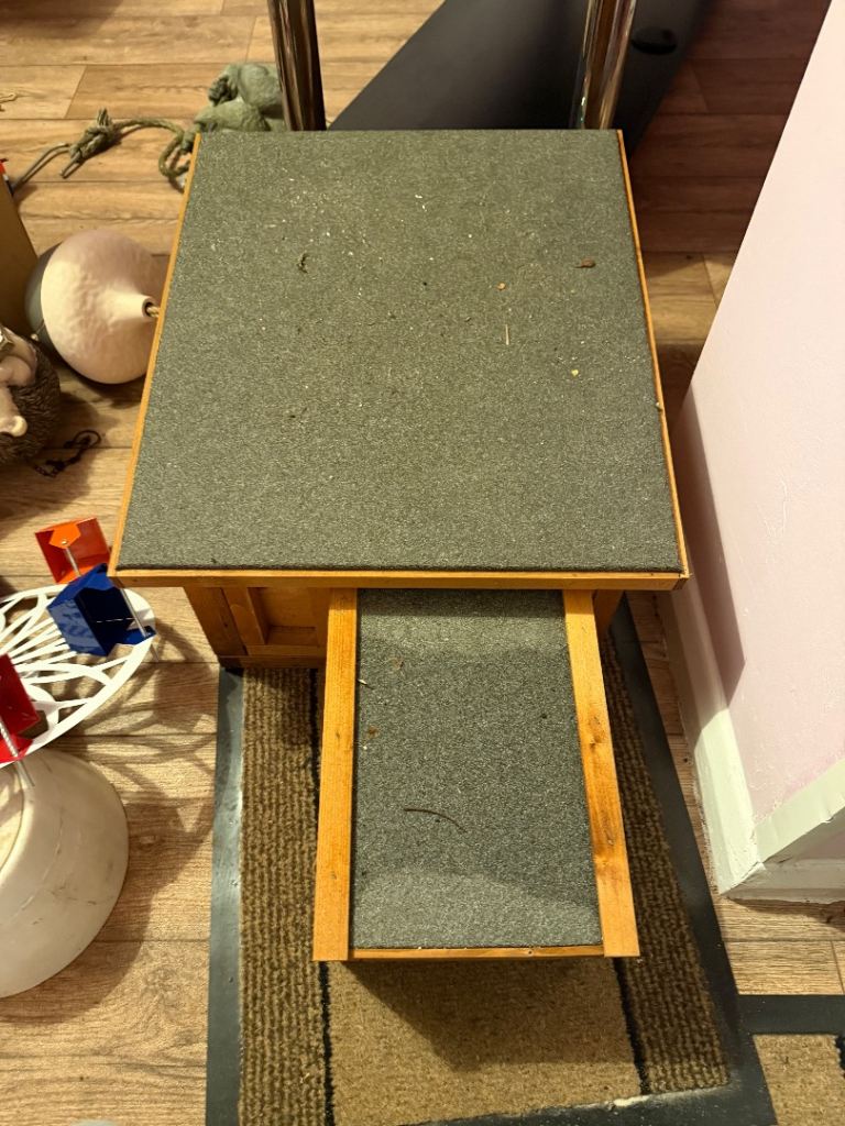 Not had long large hutch compsny hedgehog house was 47