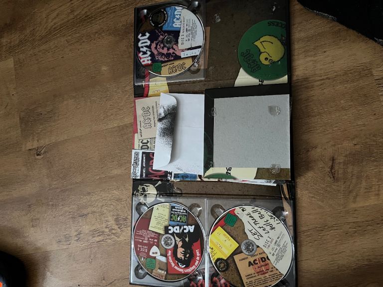 Ac/dc dvd boxset plug me in