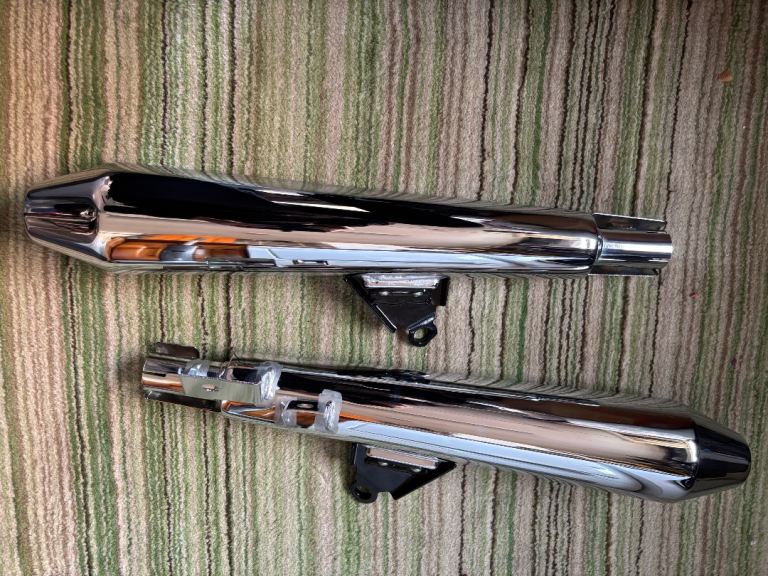 Genuine Triumph T100 865 performance exhausts new