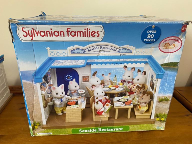 Epoch Sylvanian Families Seaside Restaurant in original box ( collectable)