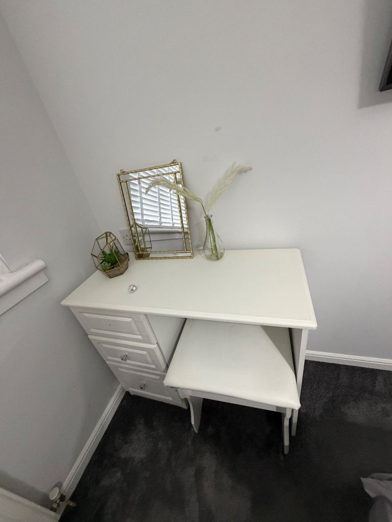 Bedroom Dressing Table and Chair
