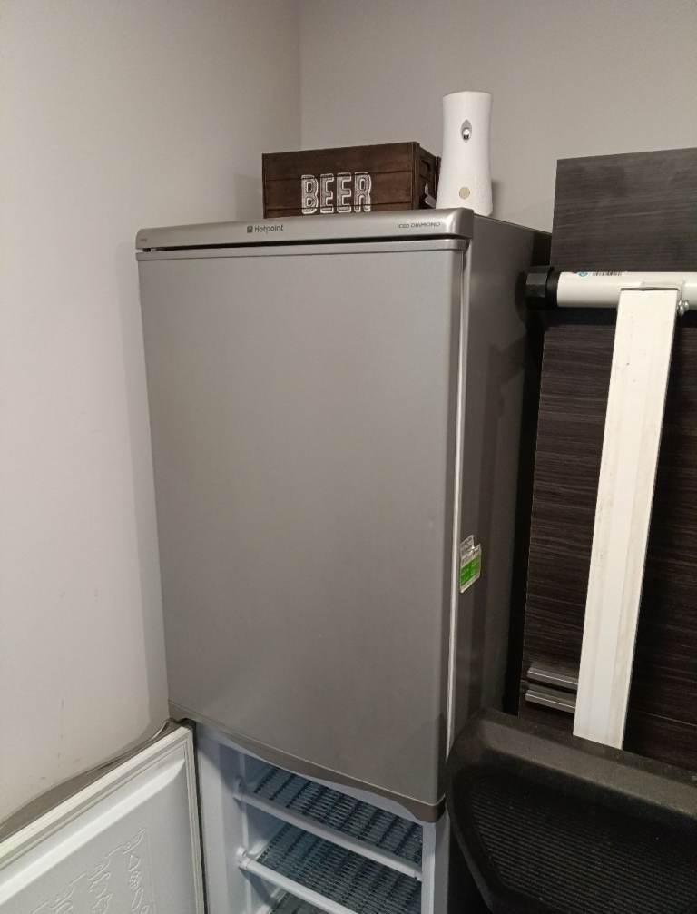 Hotpoint silver RFA52 Ice Diamond free standing Fridge Freezer