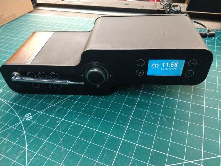 MONITOR AIRSTREAM 10 DAB RADIO