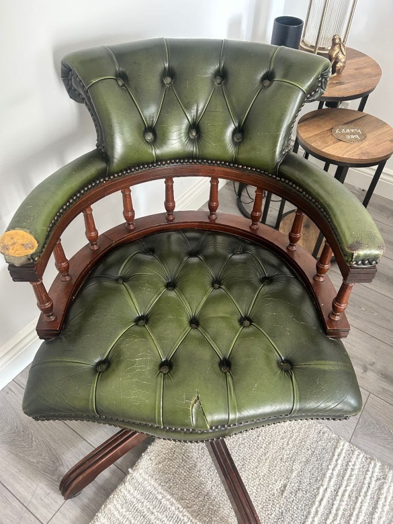 Green Leather Swivel Office Chair – Fair Condition