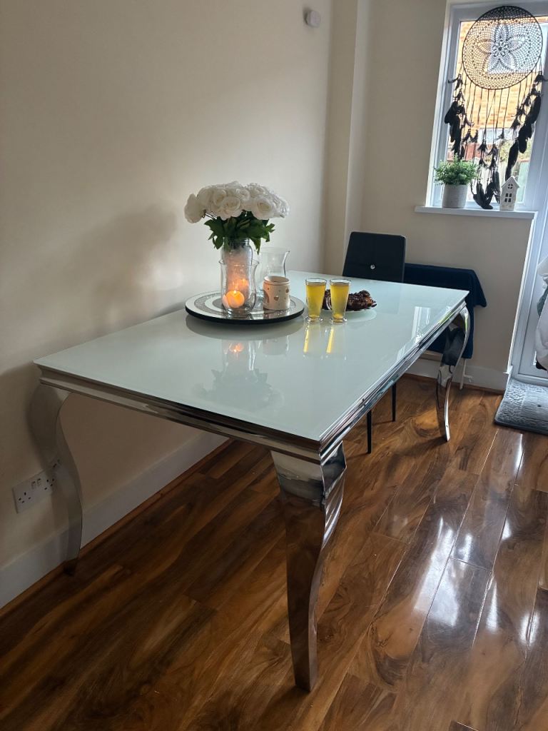 Dining table with glass top 