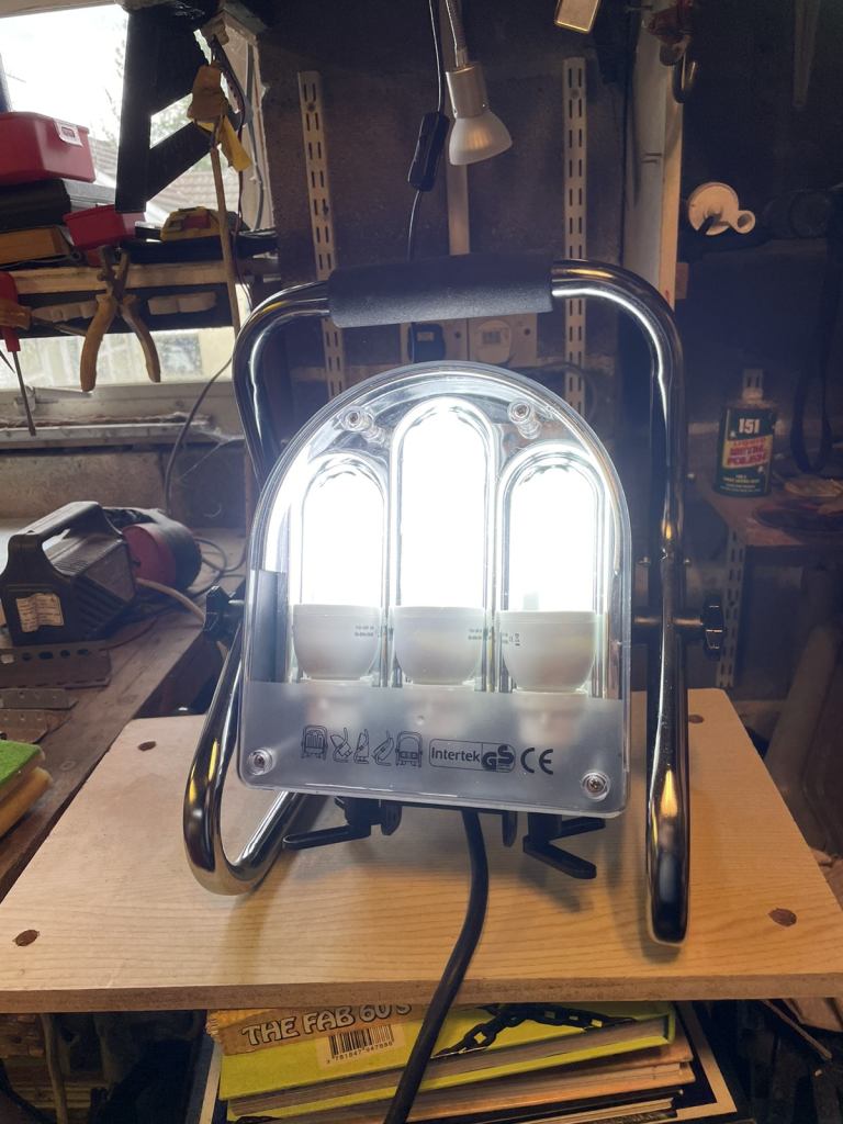 Brand New unused 110v work light with built in extension sockets £10