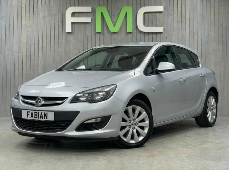 2015 Vauxhall Astra 1.6 Elite Automatic **Low Miles - Excellent Value**