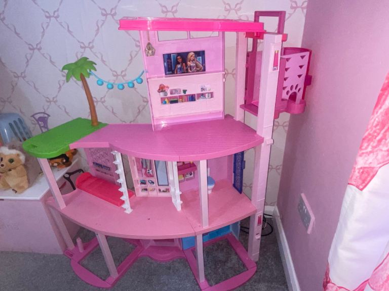 Barbie Dreamhouse and Camper Van Playset – Good Condition