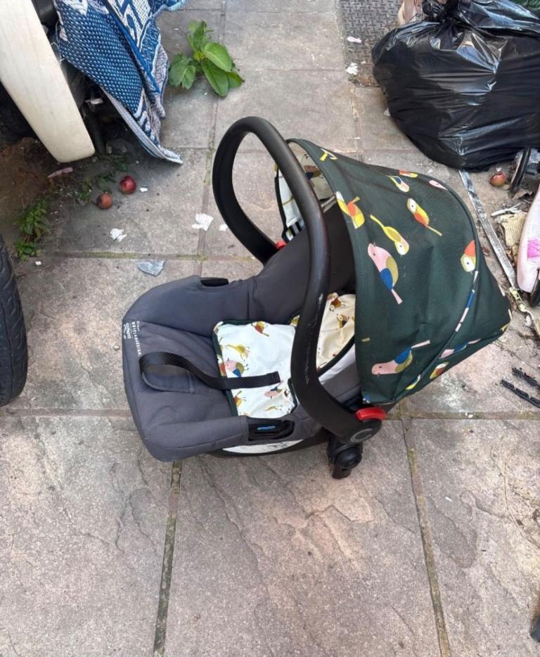 Cosatto Baby Car Seat with Bird Pattern