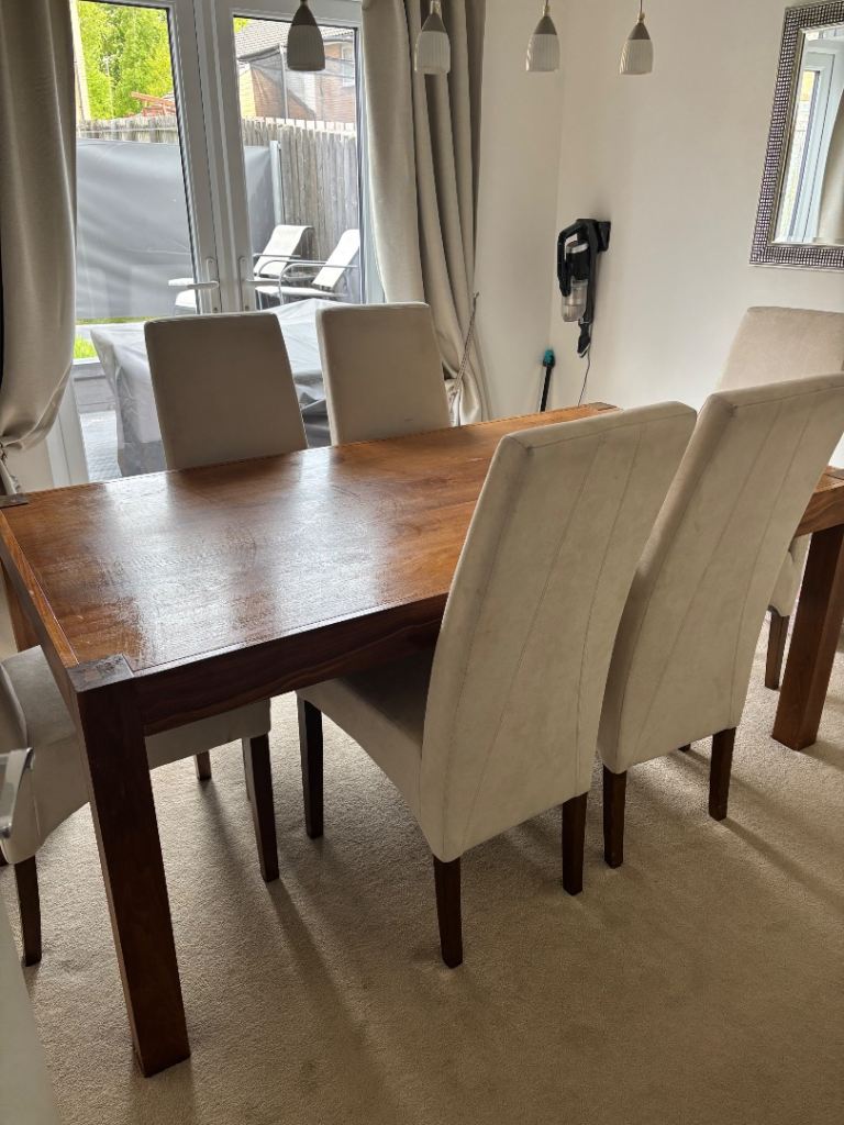 Dining table & chairs