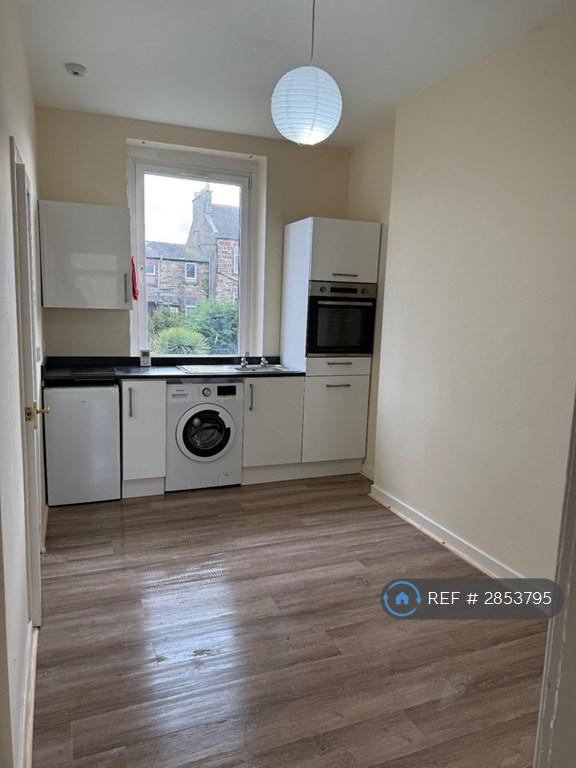 1 bedroom flat in West Princes St, Helensburgh, G84 (1 bed) (#2853795)